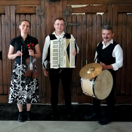 Kapela Zedel / Chrząszcz / Maj